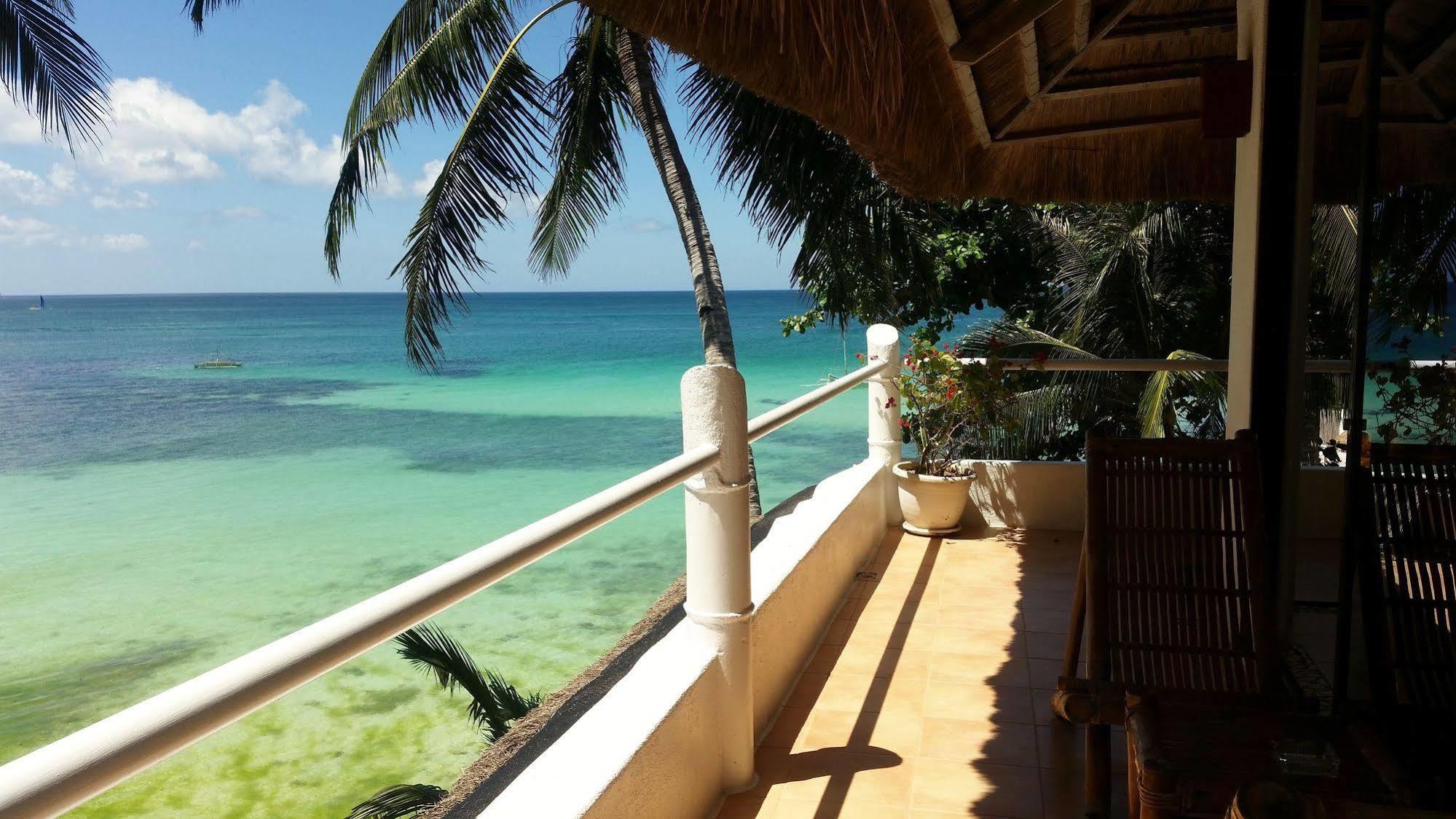 Artista Beach Villa Balabag  Exteriör bild
