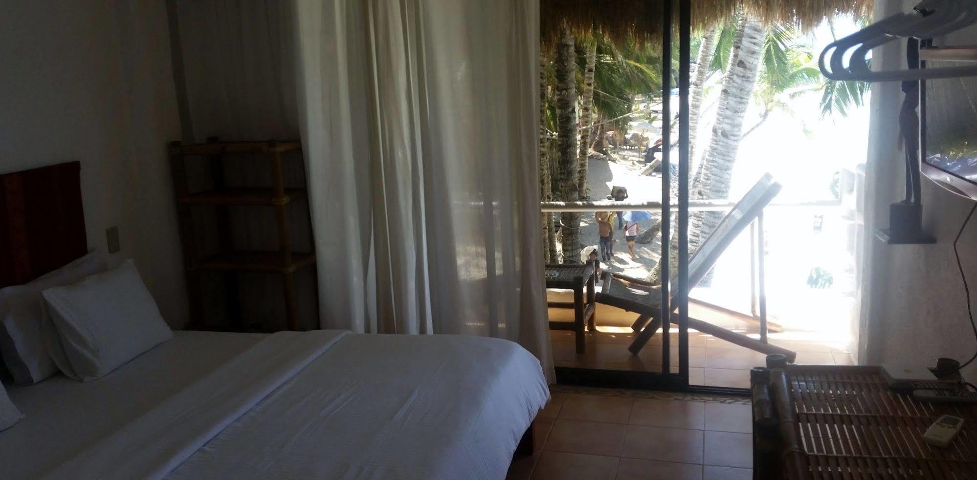 Artista Beach Villa Balabag  Exteriör bild